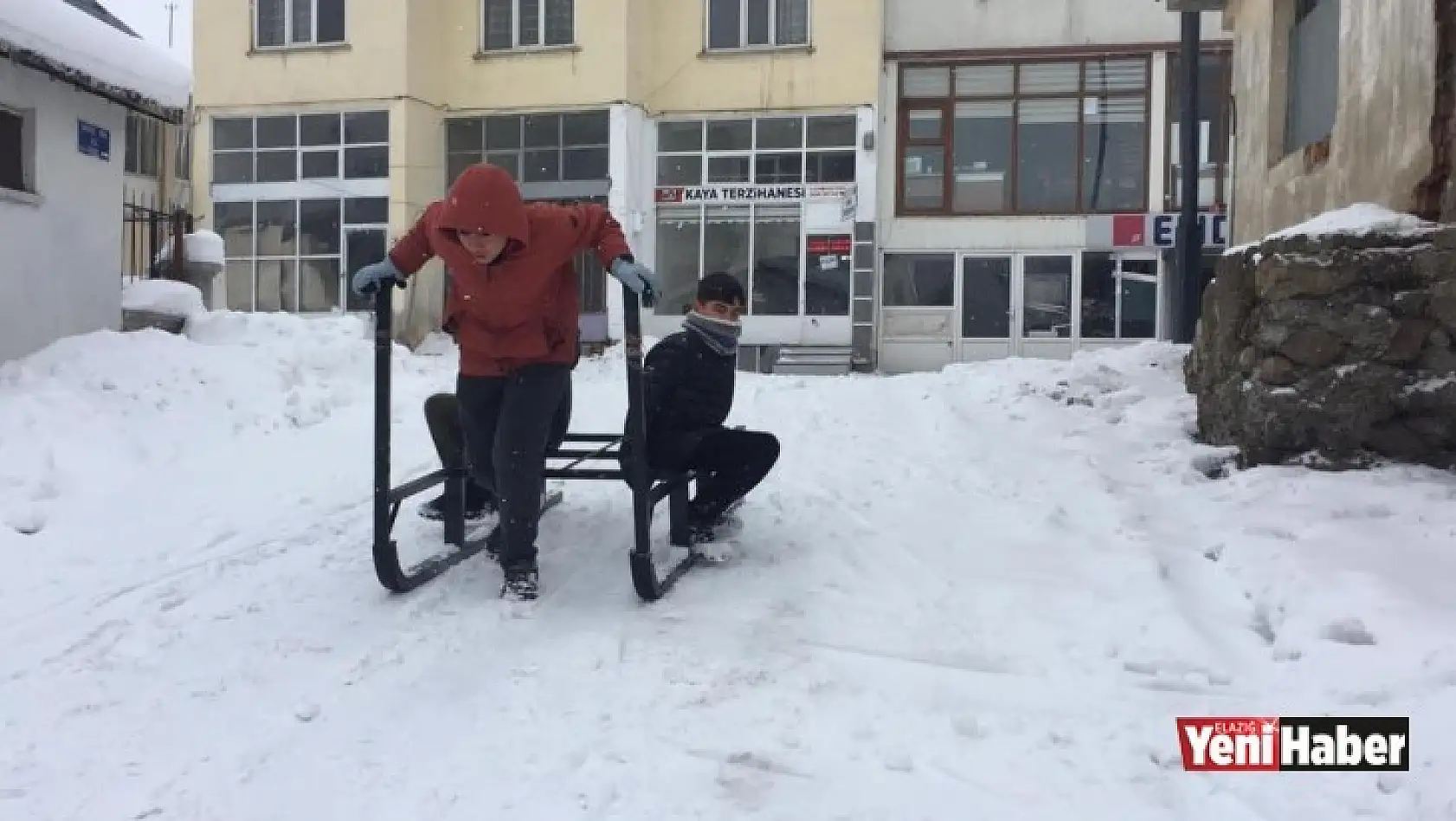 Çocukların Kar Eğlencesi