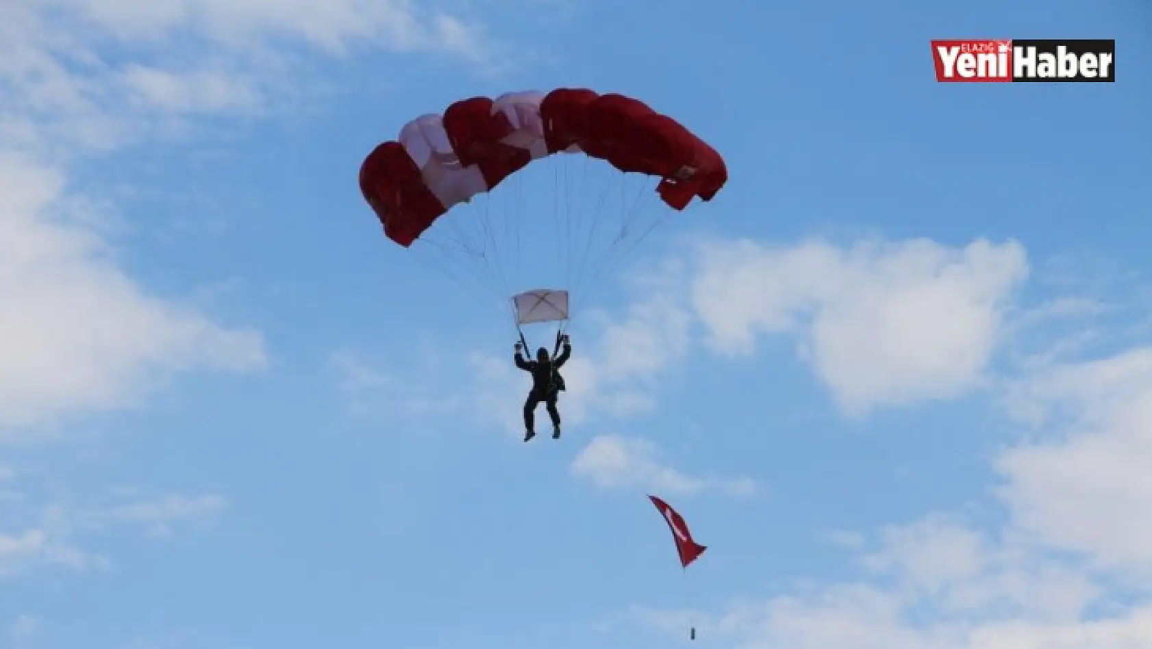 Elazığ'da SkyFest Etkinliği Renkli Görüntüler Oluşturdu