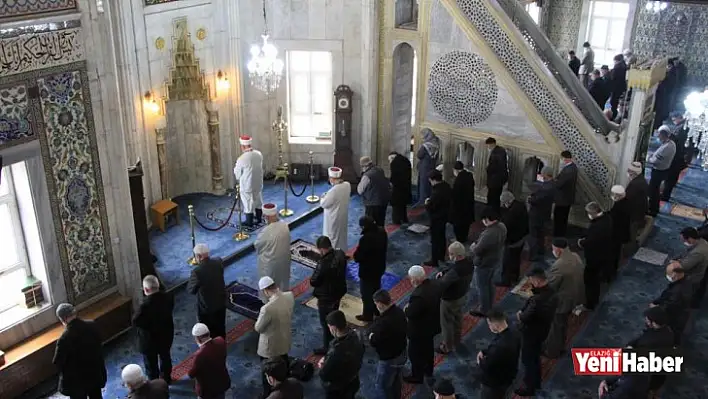 15 Aydır Kapalı Olan Cami, Cuma Namazıyla Açıldı