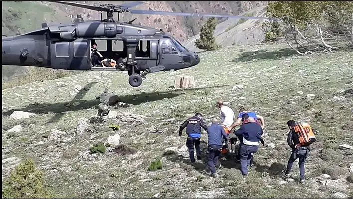 Tunceli'de mantar toplarken tuzaklanmış mayına basan genç yaralandı 