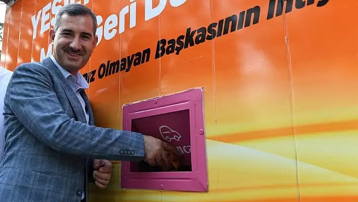 Geri dönüşüm evlerinde 1 milyon adet kıyafet toplandı 