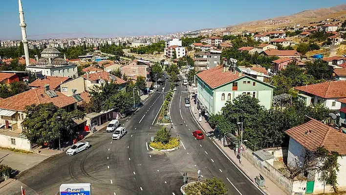 Büyükşehir'de asfalt çalışmaları 