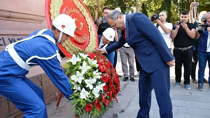 Malatya'daki kutlamalarda helikopter gövde gösterisi yaptı 