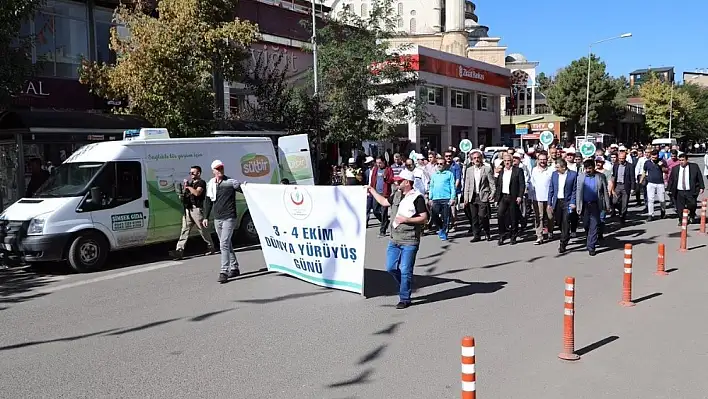 Bingöl protokolü sağlıklı yaşam için yürüdü 