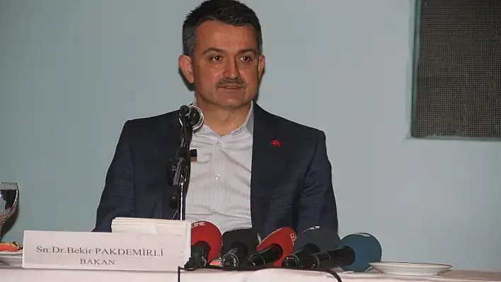 Bakan Pakdemirli: 'Vatandaşın ekmeğine göz diken fırsatçılara göz açtırmıyoruz' 