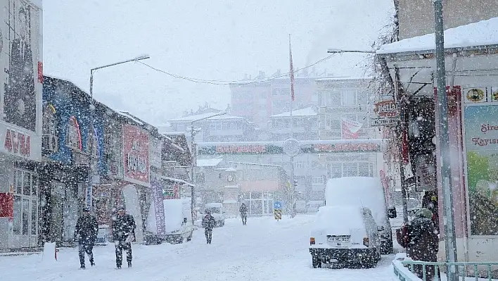 Malatya'da kar yağışı etkili oluyor 