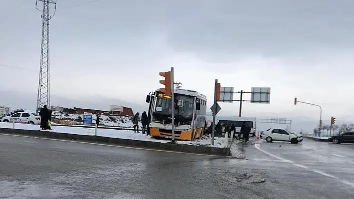 Akçadağ'da kaza: 3 yaralı 