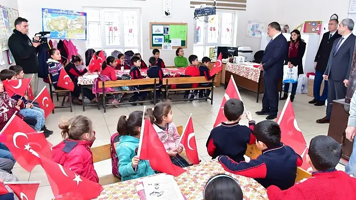 Gürkan öğrenciler ile bir araya geldi 