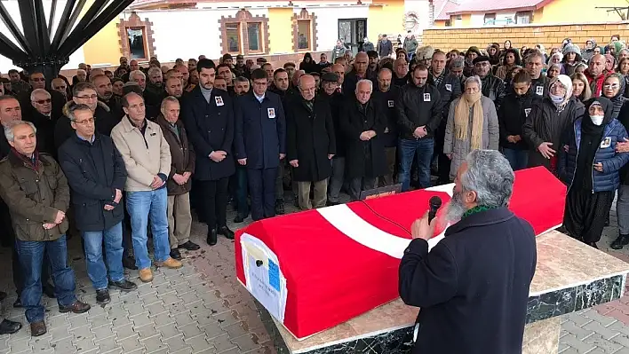 Hayatını kaybeden eski milletvekili Yıldırım, toprağa verildi 