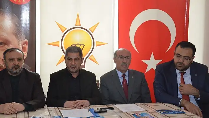 AK Parti Akçadağ İlçe teşkilatında yeni yönetim tanıtıldı 