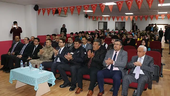 Hekimhan'da İstiklal Marşının 98. yılı kutlandı 