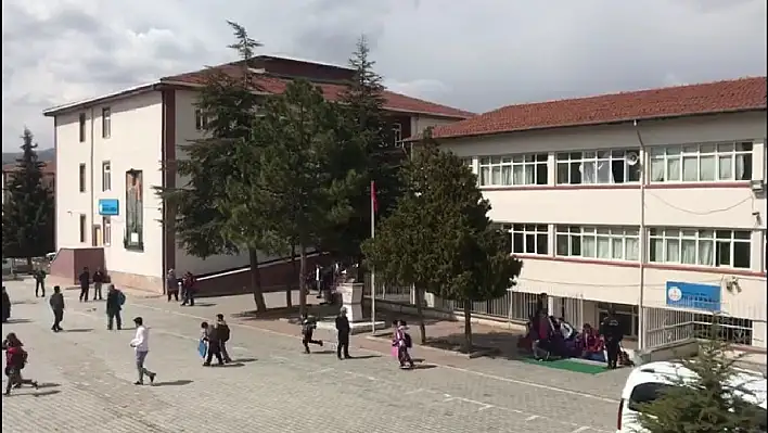 Hekimhan'da okullarda deprem tatbikatı 