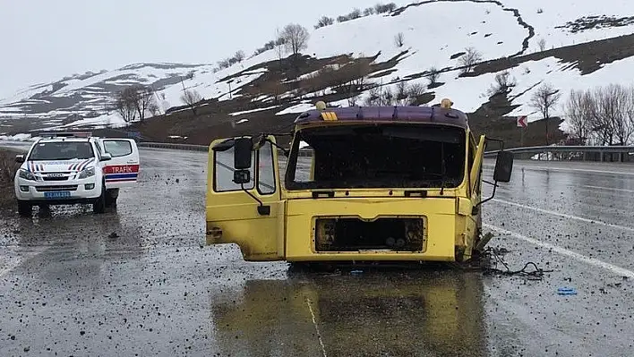 Bingöl'de kaza çekici 3'e ayrıldı: 1 yaralı 