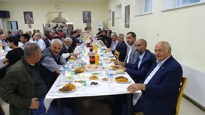 Sultansuyu Tarım İşletmesinde emekliler iftarda buluştu 