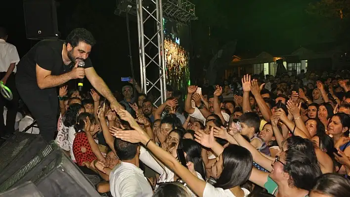 Komşu'da Selçuk Balcı, Konserine Yoğun İlgi