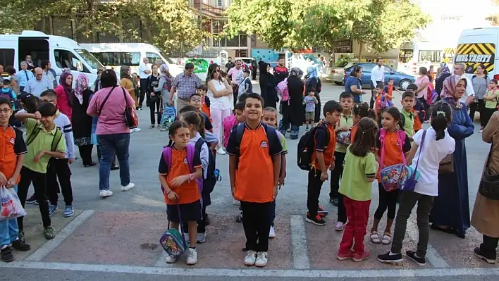 Malatya'da 173 bin 978 öğrenci için ders zili çaldı 