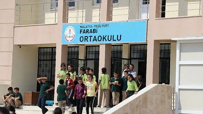 Okul Müdürü, öğrenci velisi tarafından silahla tehdit edildi 