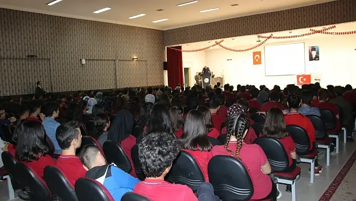 Elazığ'da  'Şehit ve Gazilere Saygı Konferansı' 