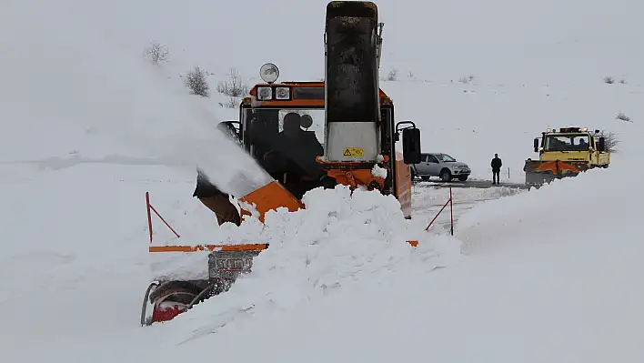 Kar Yolları Kapadı