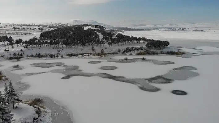 Elazığ'da Cip Barajı Dondu