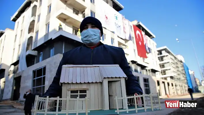 Elazığ'da Bakan Kurum'a Maket Ev!