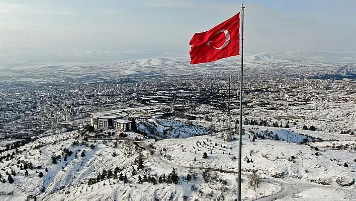 Havaya Cemre, Elazığ'a Kar Düştü