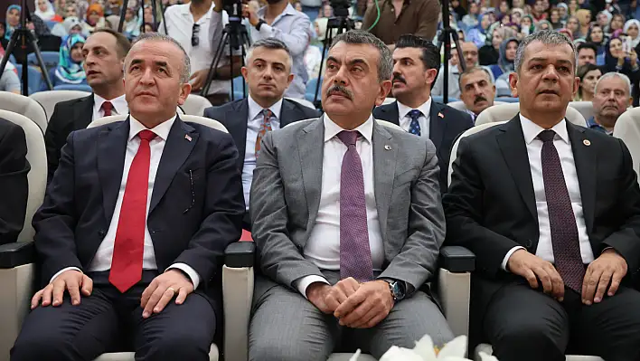 Bakan Tekin Elazığ'da!