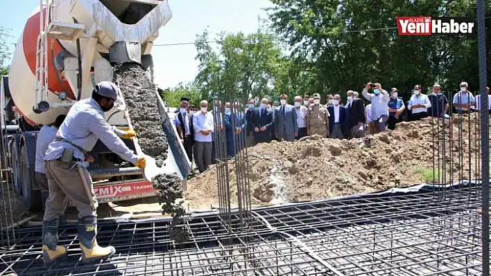 Depremde Hasar Alıp Yıkılan Derviş Ali Camii'nin Temeli Atıldı