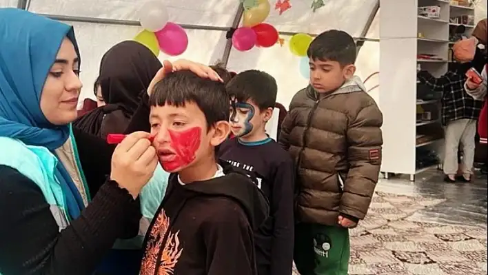 Depremin İzleri Silinmeye Çalışılıyor