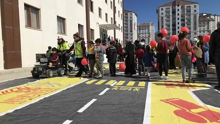 Depremzede Çocuklar Doyasıya Eğlendi