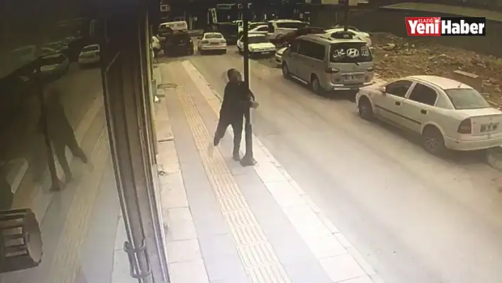 Direğe adeta kafa attı, neye uğradığını şaşırdı