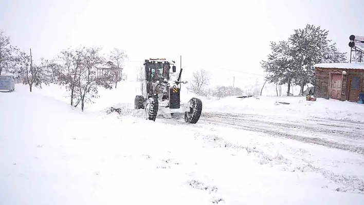 Elazığ'da 210 köy yolu ulaşıma kapandı