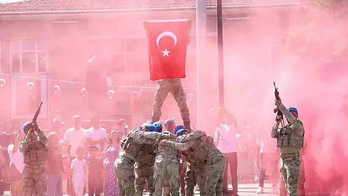 Elazığ'da Zafer Bayramı Coşkusu