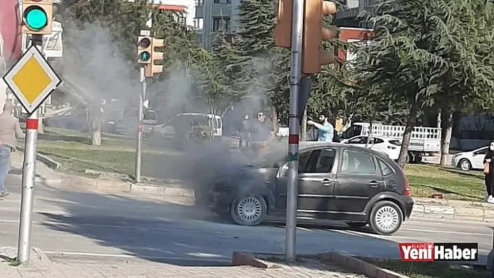 Elazığ'da araç yangını