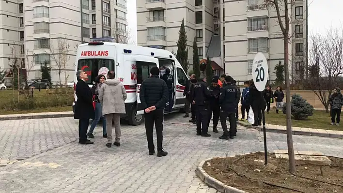 Elazığ'da Balkon Yangını