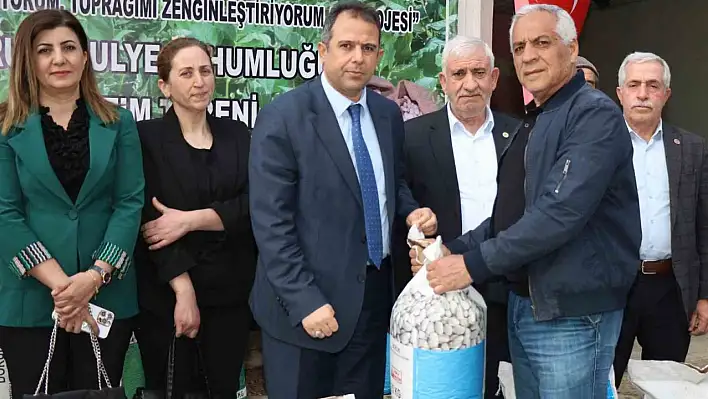 Çiftçilere Fasulye Tohumu Dağıtıldı