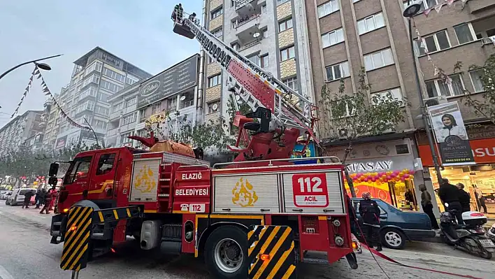 Elazığ'da Korkutan Yangın