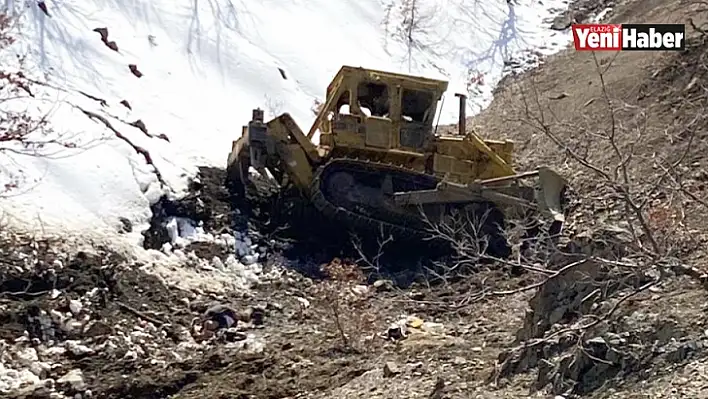 Elazığ'da dozer uçuruma yuvarlandı