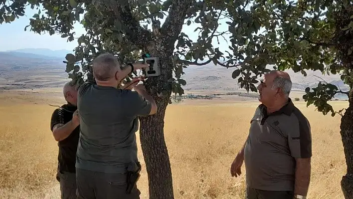 Fotokapanların Bakımı Yapıldı