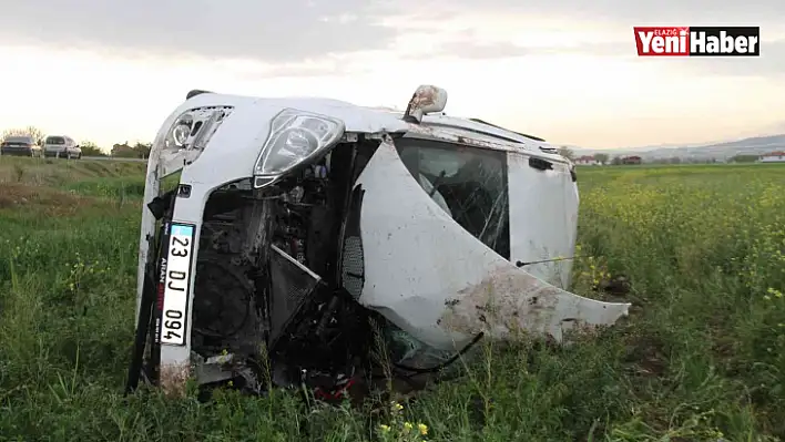 Elazığ'da hafif ticari araç şarampole uçtu: 8 yaralı