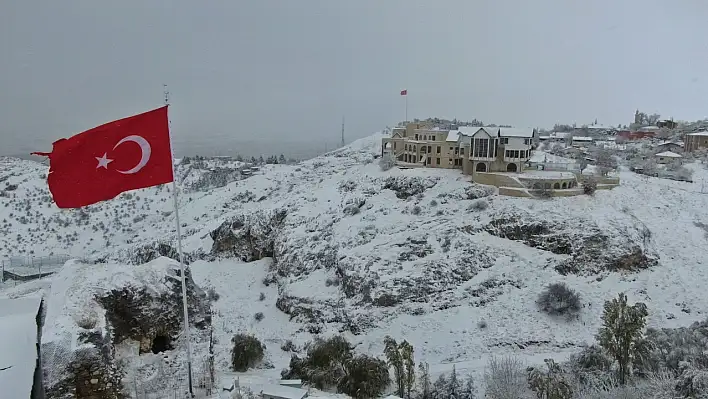 Elazığ'da Kar Yağışı Etkili Oldu