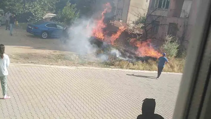 Elazığ'da Korkutan Yangın!