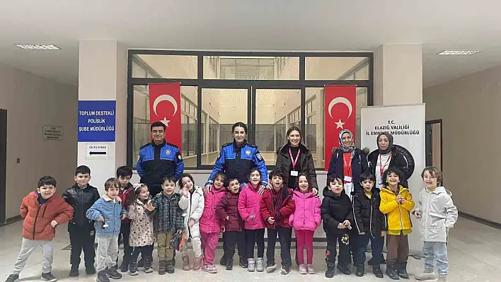 Öğrenciler Polisleri Unutmadı