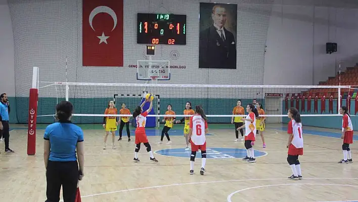 Voleybol Müsabakaları Başladı