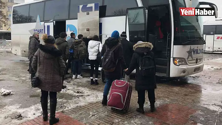 Elazığ'da Vatandaşlar Otogara Akın Etti