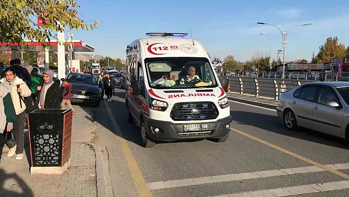 Elazığ'da otomobilin çarptığı genç kız ağır yaralandı