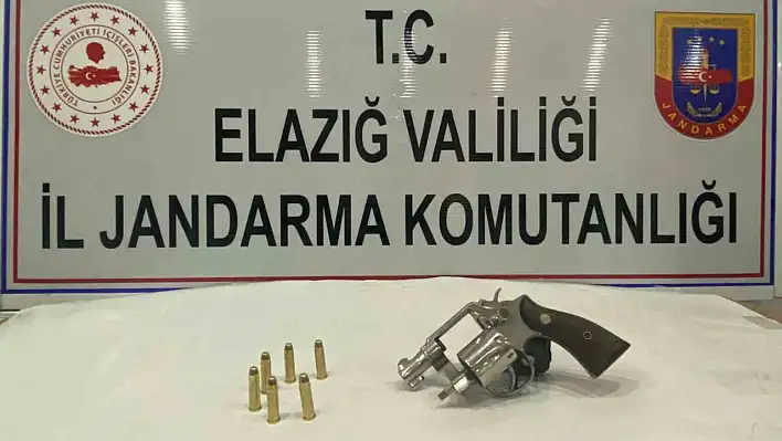 Elazığ'da Ruhsatsız Tabanca Ele Geçirildi