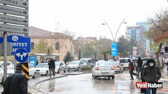 Elazığ'da Sağanak Yağış Etkili Oluyor!