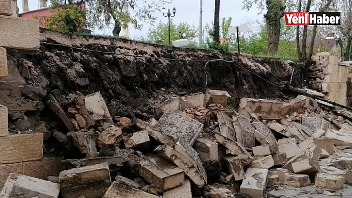 Şiddetli yağış nedeniyle istinat duvarı çöktü