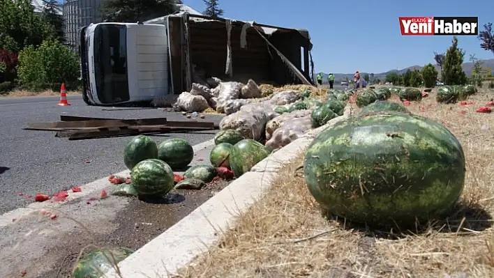 Elazığ'da Tırla Çarpışan Kamyon Devrildi